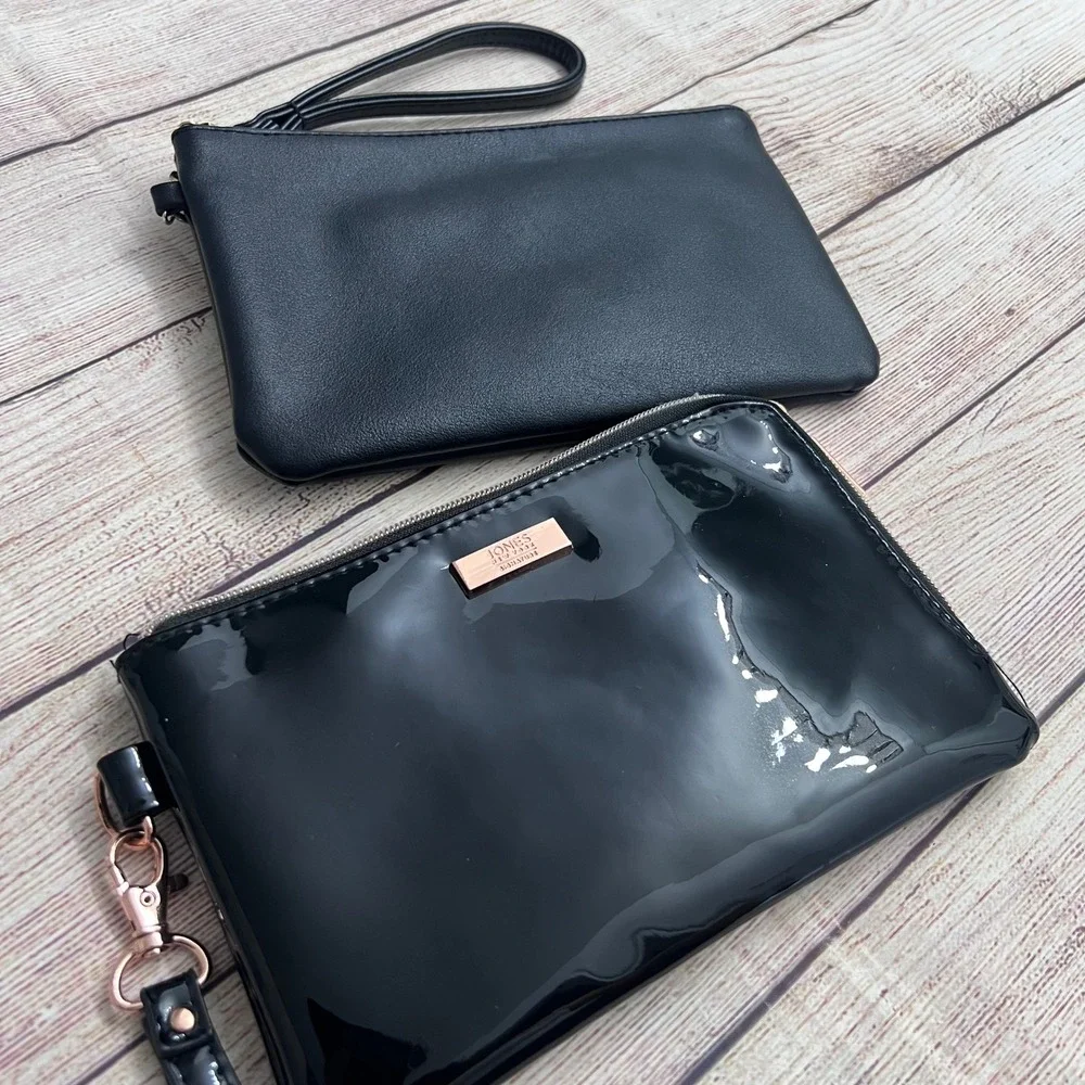 Jones New‎ York Wristlet Bundle OS Black Patent Pebbled Charging USB Pouches